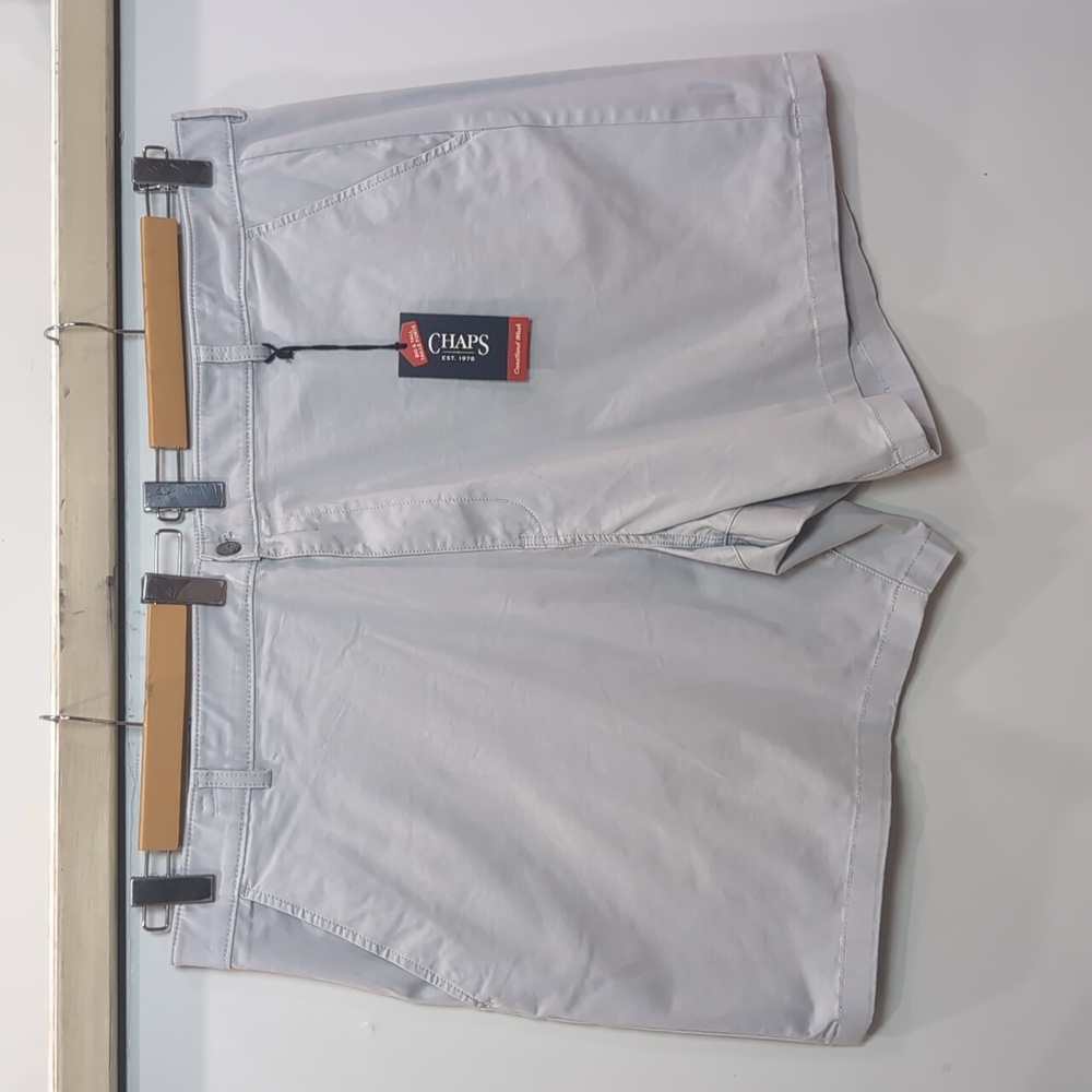 CHAPS | Men's Harbor Mist 9" Inseam Stretch Twill Flat Front Shorts